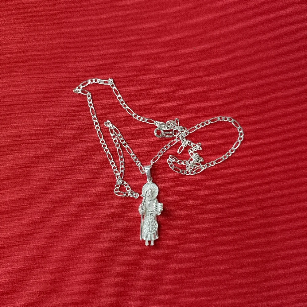 925 Sterling Silver Ladies St Benedict Catholic necklace pendant and chain‎